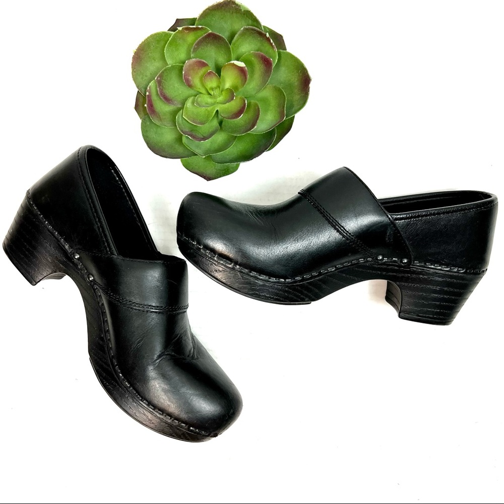 Dansko Prima Matte Black Leather Healed Clog Professional Shoe